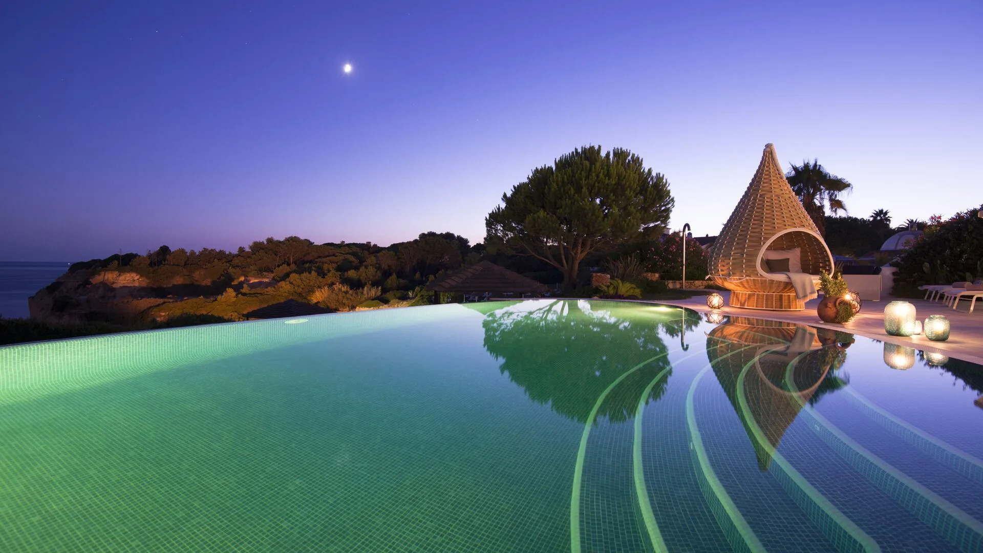 Villa Praia infinity pool 3