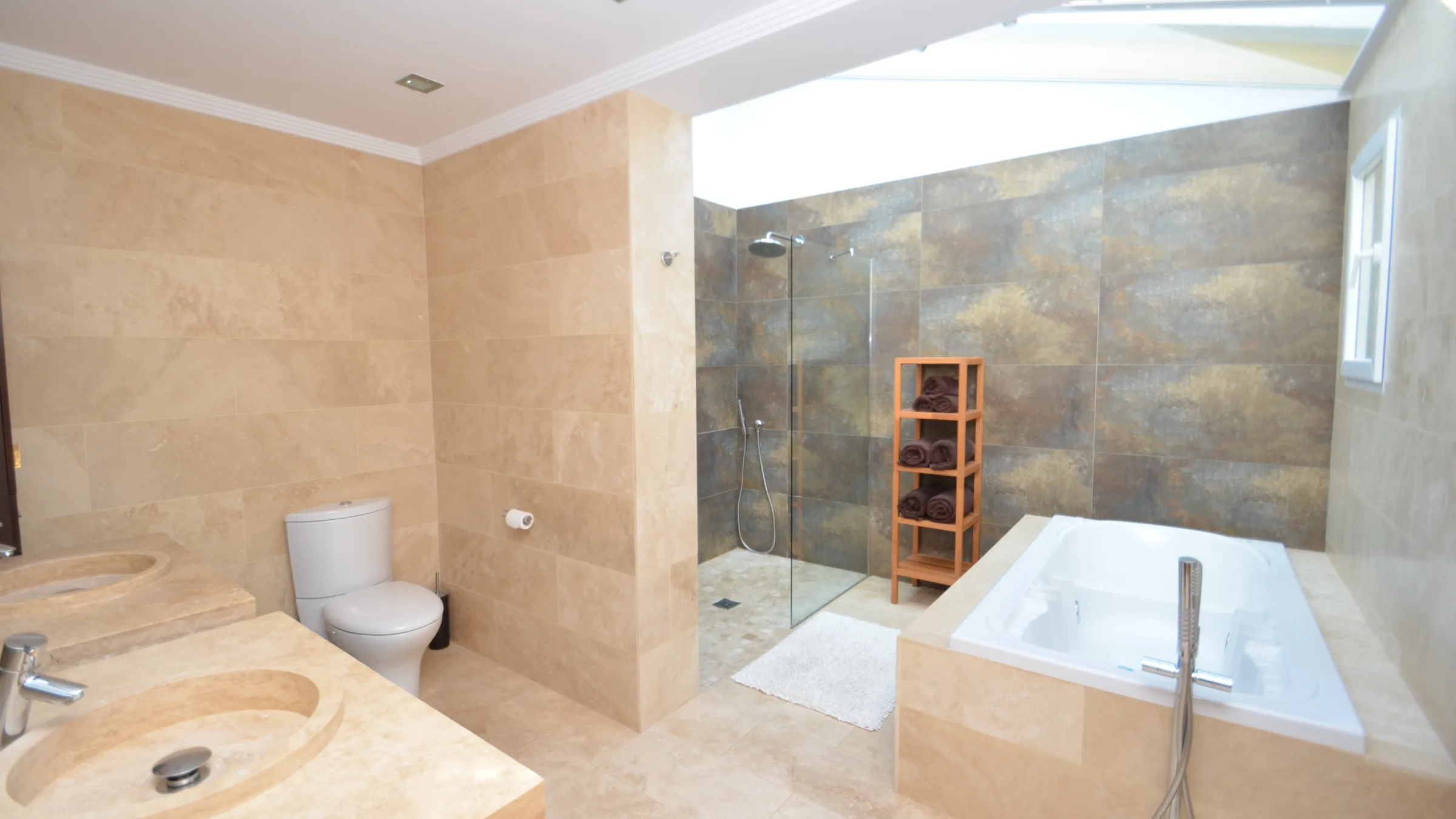 V17 Master en suite
