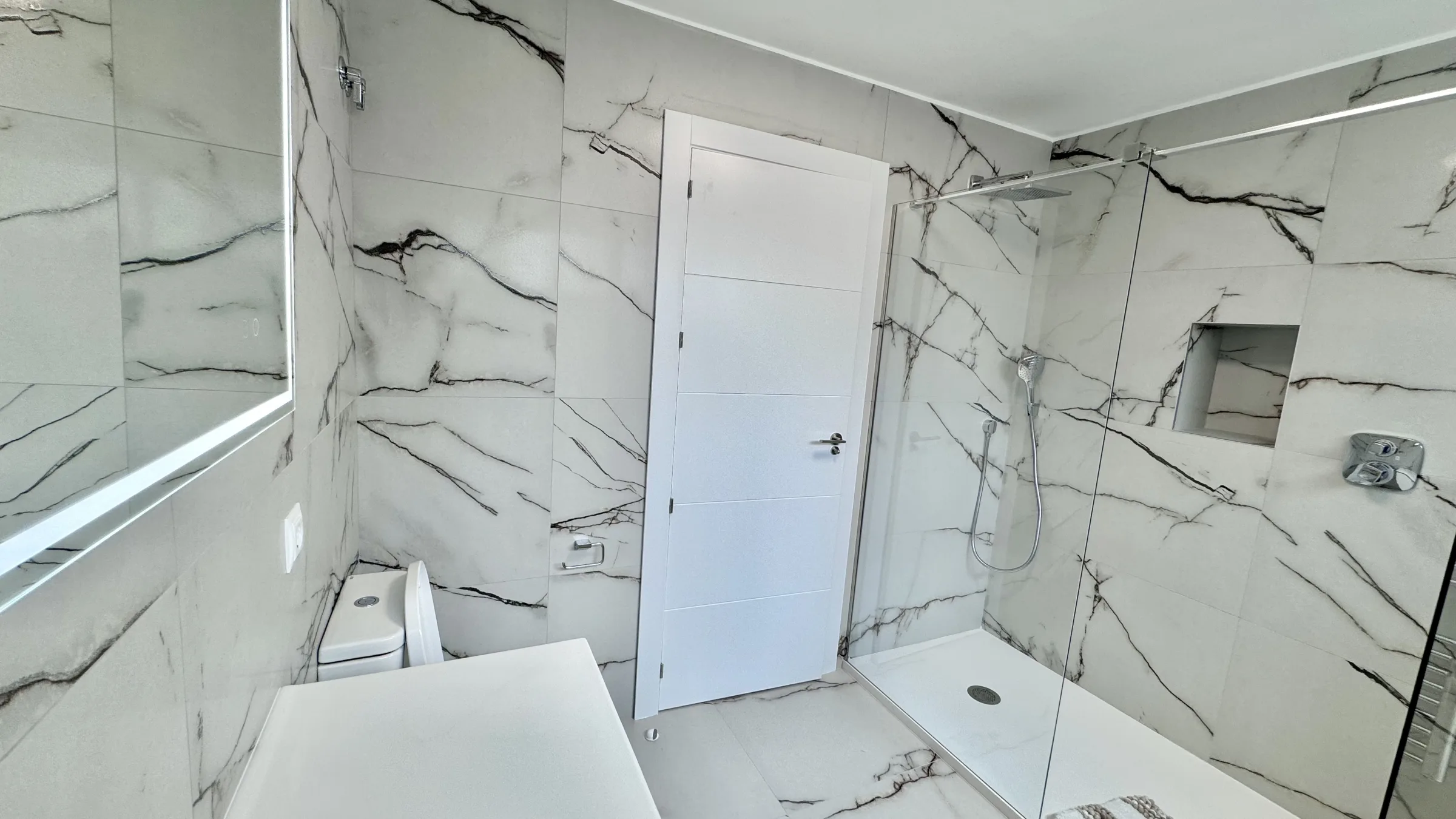 V171 annex bathroom b