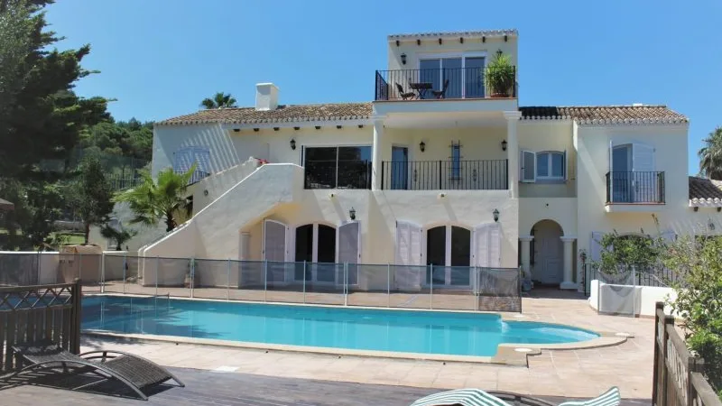 V192 Villa