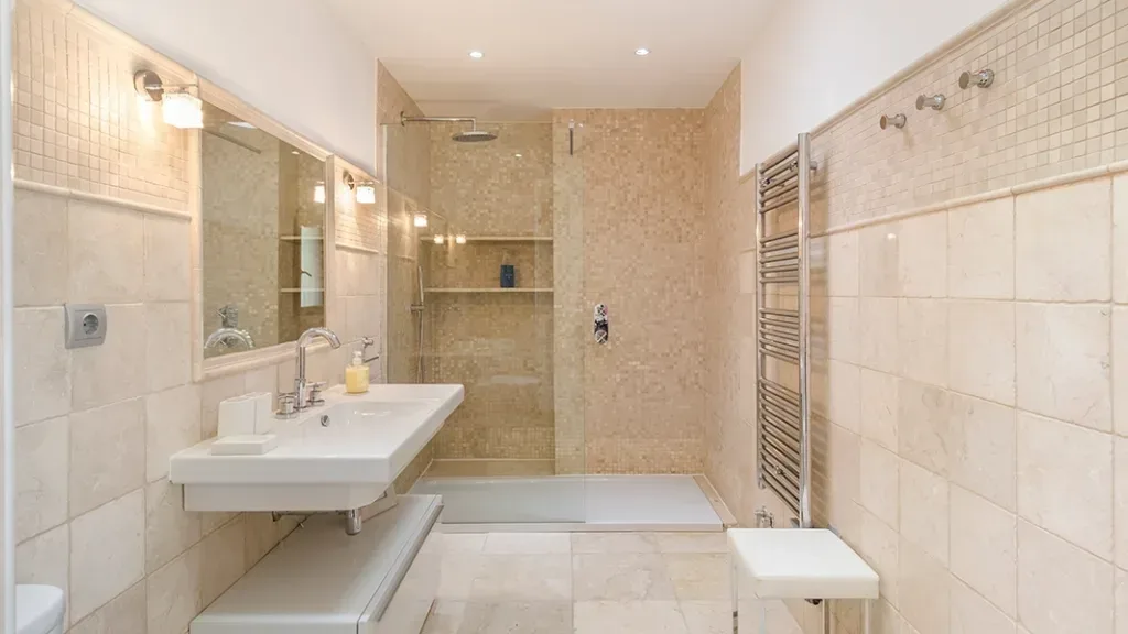 Villa70 023 bathroom