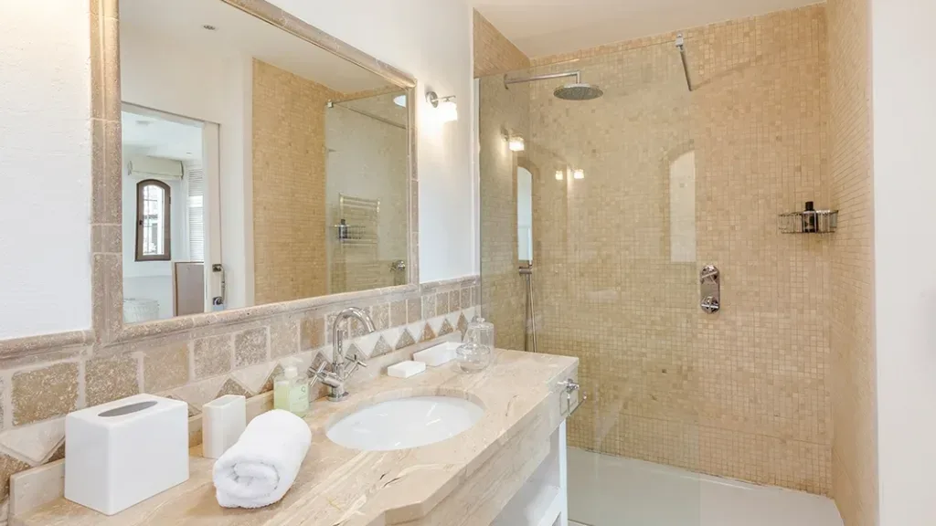 Villa70 033 bathroom