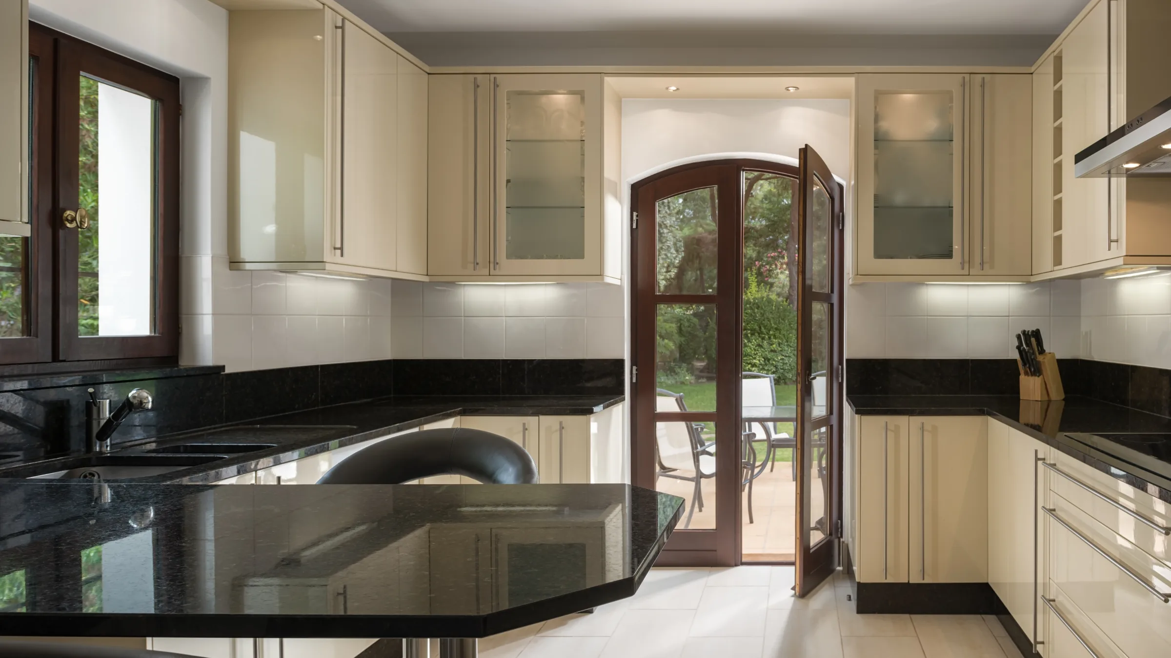 4 Kitchen