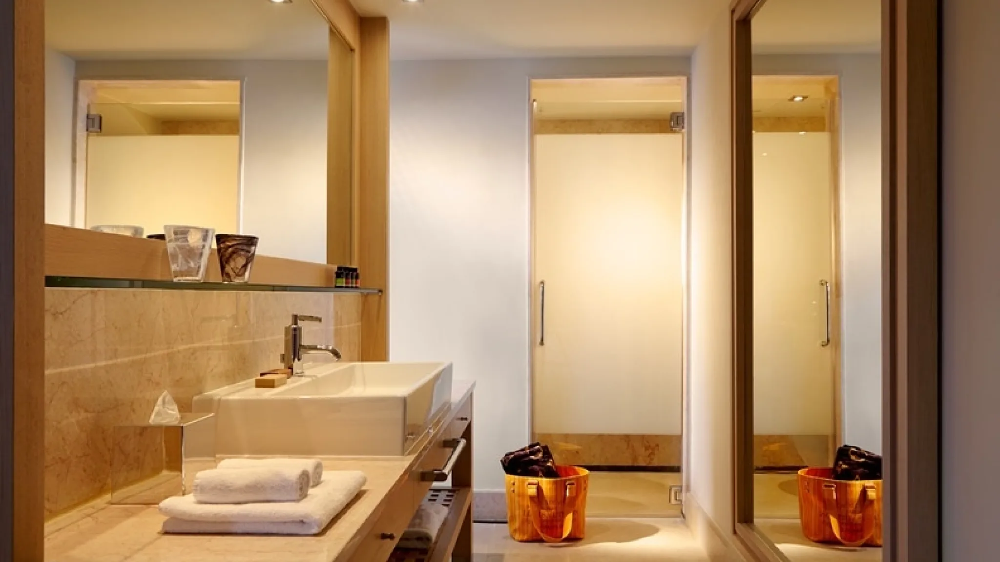 DC Villa Bathroom 01